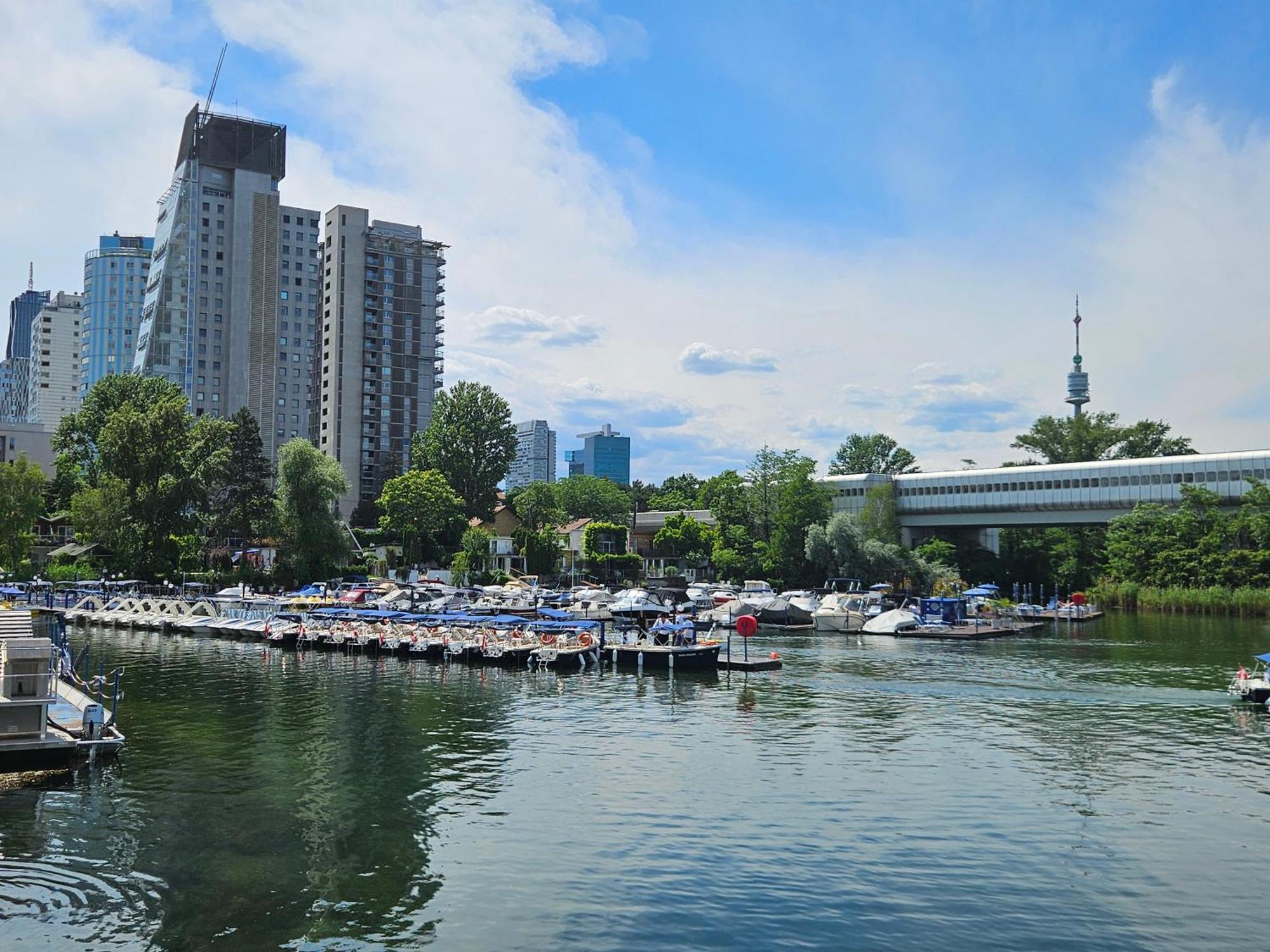 Yuki'S Place - Un-Vic, Danube Beach And Subway Near To Downtown וינה מראה חיצוני תמונה