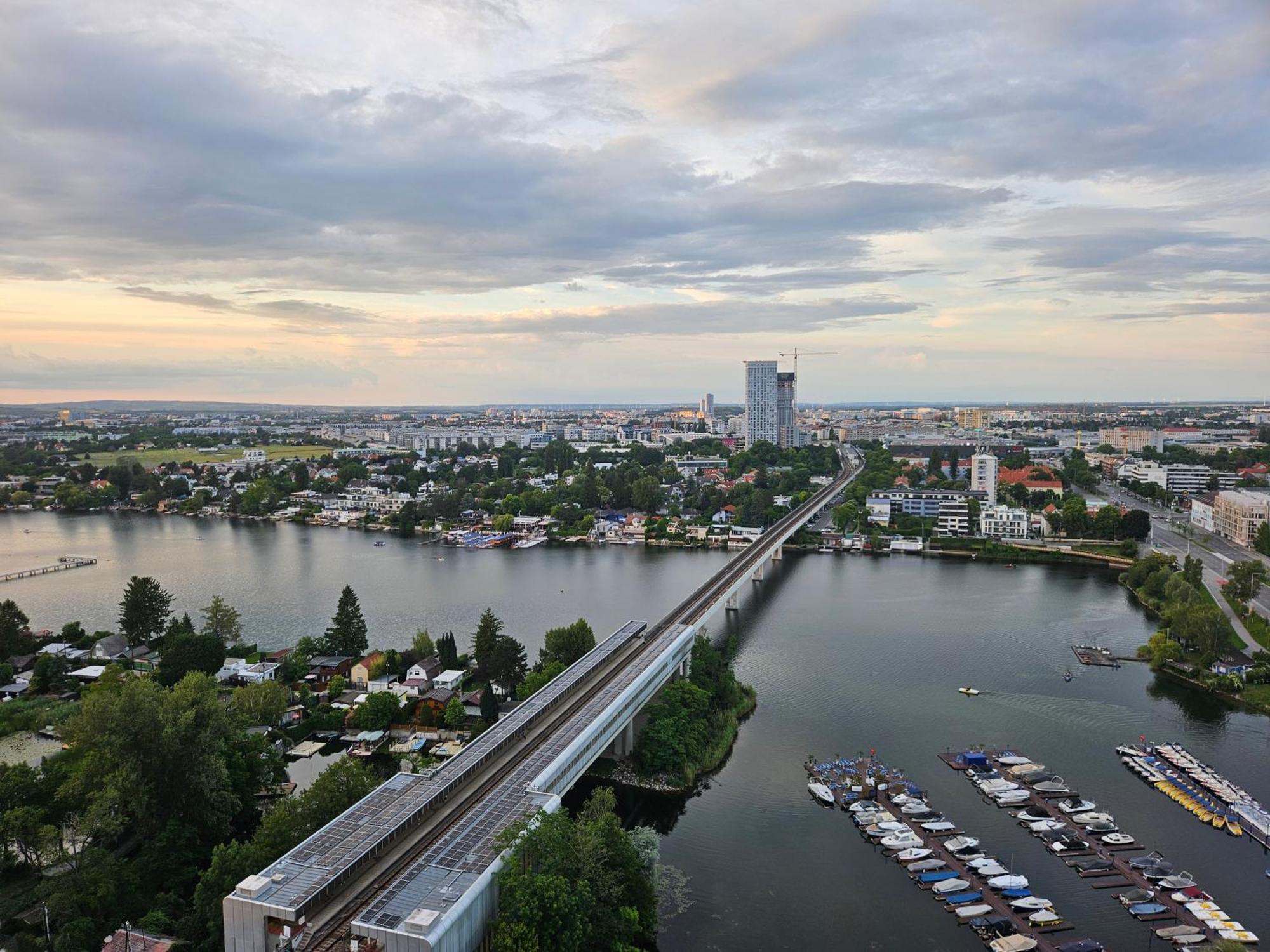 Yuki'S Place - Un-Vic, Danube Beach And Subway Near To Downtown וינה מראה חיצוני תמונה